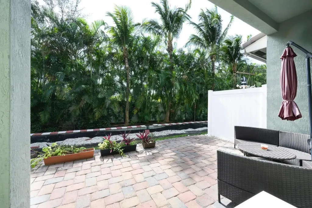1932 Juno Landing Lane North Palm Beach FL 33408