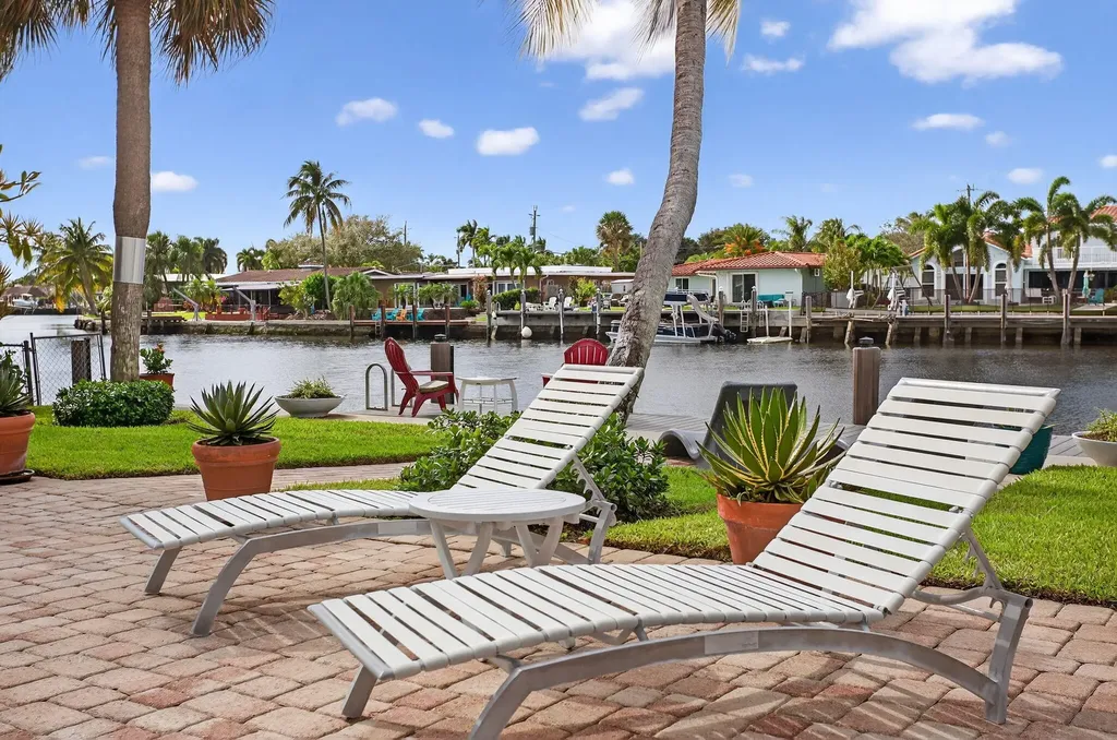 1141 SE 9th Avenue Pompano Beach FL 33060