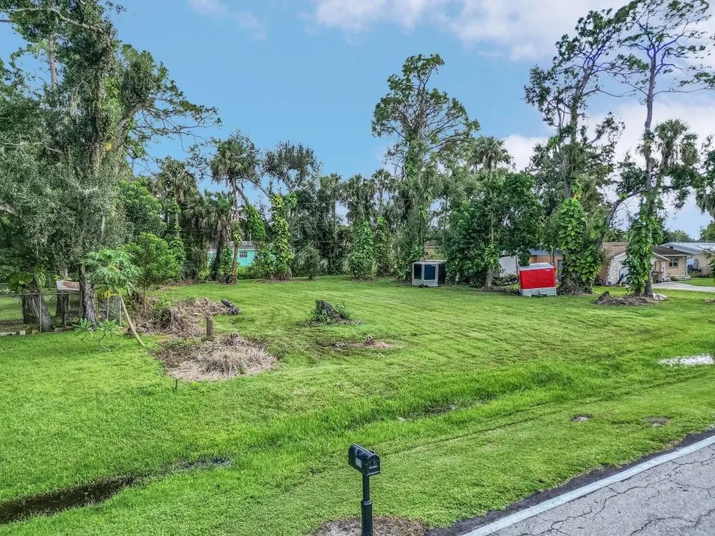 2314 Davis Boulevard Fort Myers FL 33905