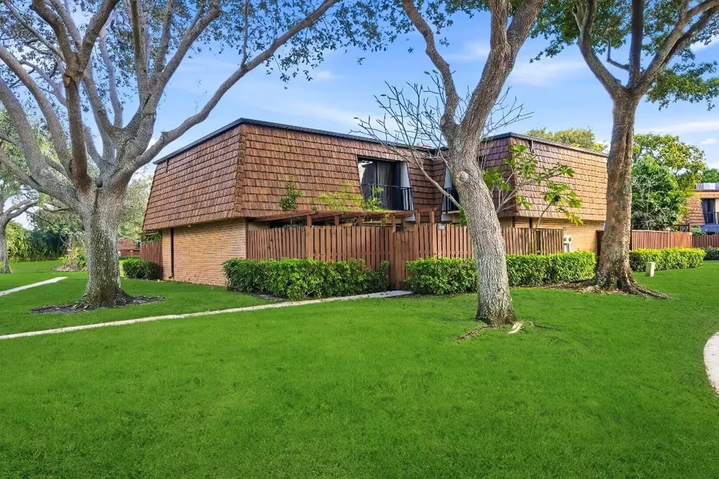 3022 30th Lane Greenacres FL 33463