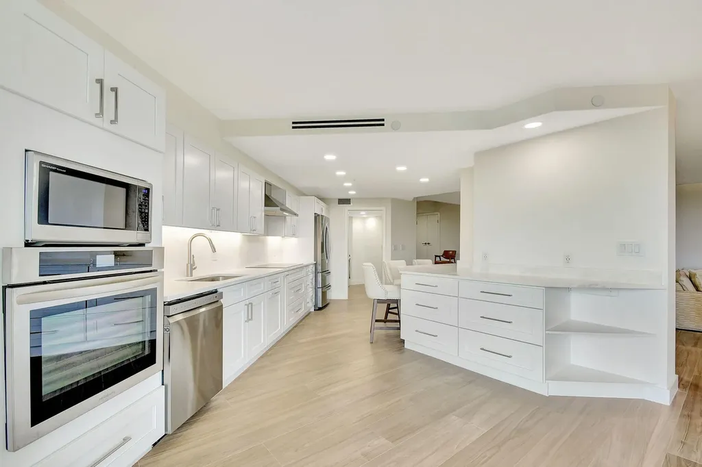 1900 Consulate Place West Palm Beach FL 33401
