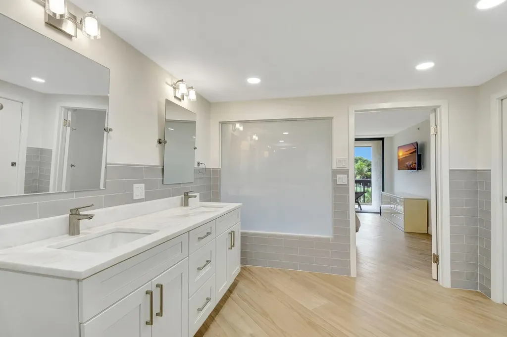 1900 Consulate Place West Palm Beach FL 33401