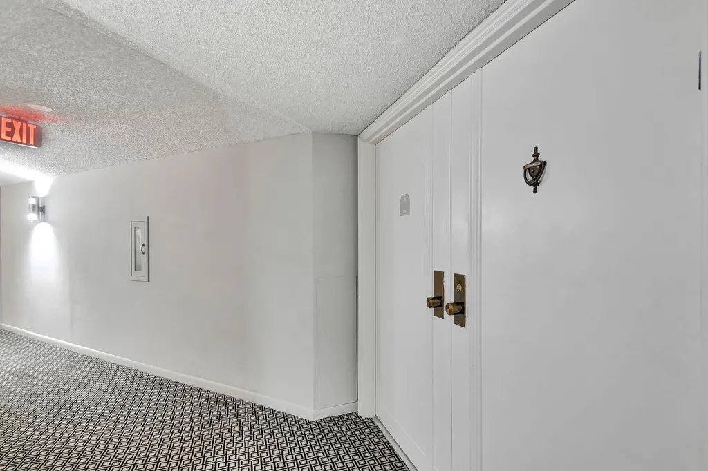 1900 Consulate Place West Palm Beach FL 33401