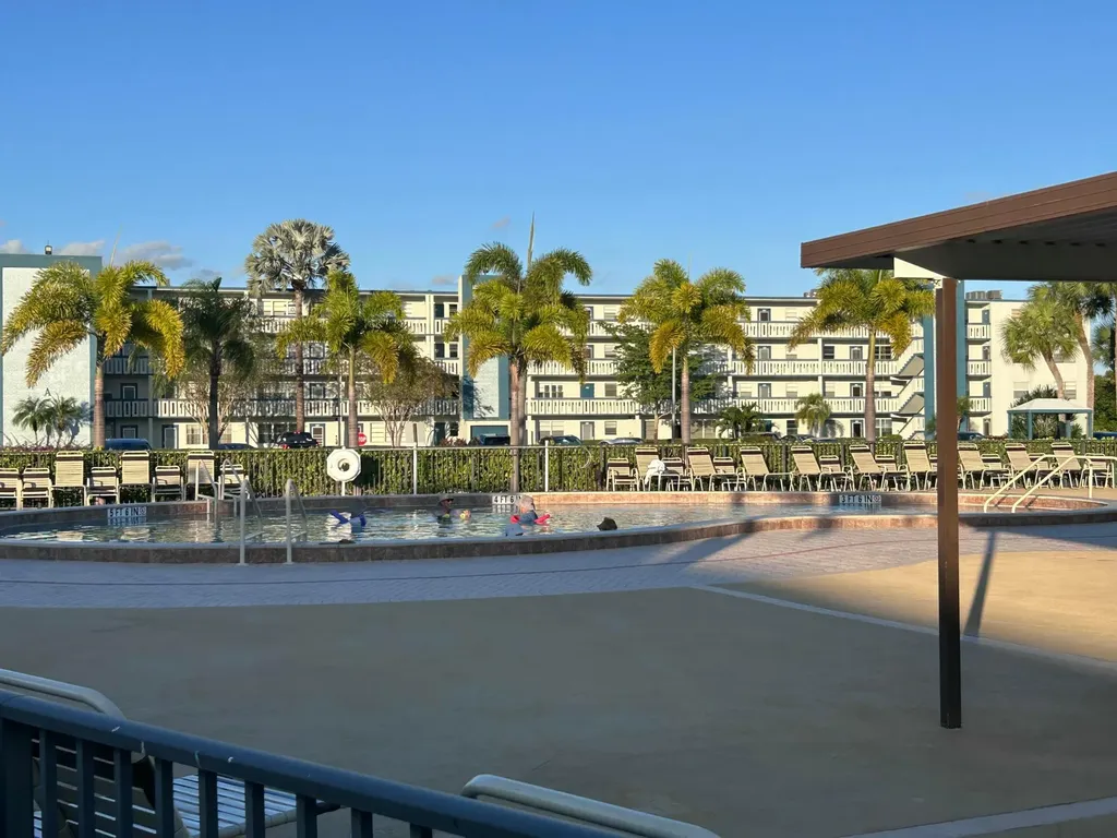 4040 Lincoln C Boca Raton FL 33434