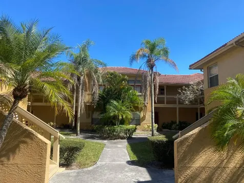 4863 Via Palm Lakes West Palm Beach FL 33417