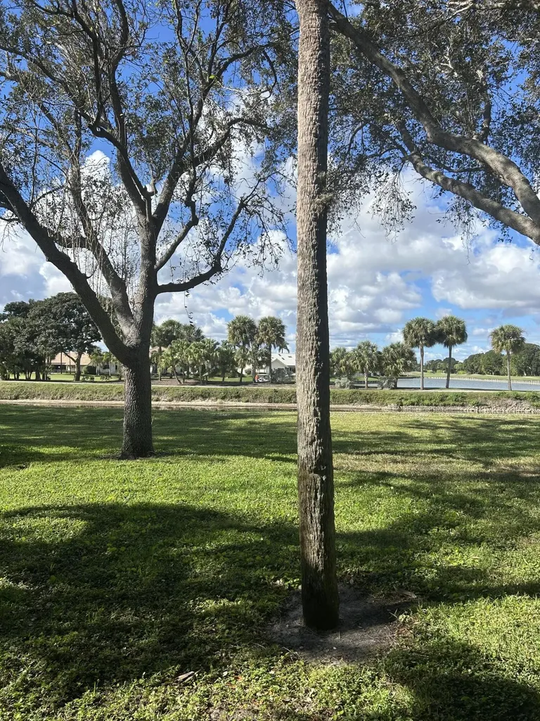 2900 SW 22nd Circle Delray Beach FL 33445