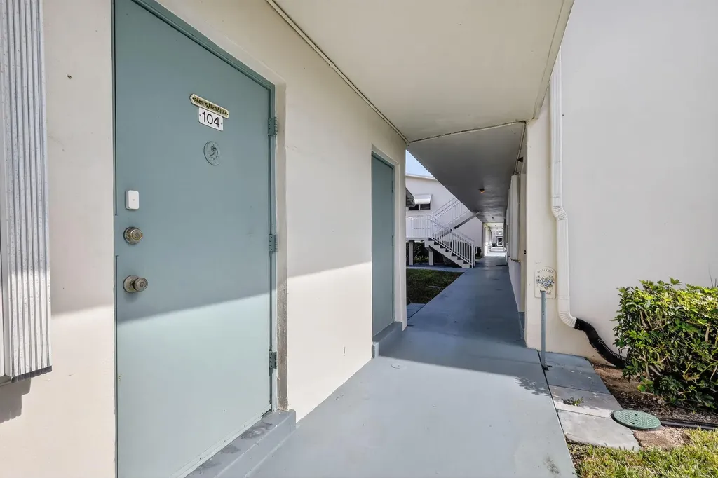 480 Horizons W Boynton Beach FL 33435