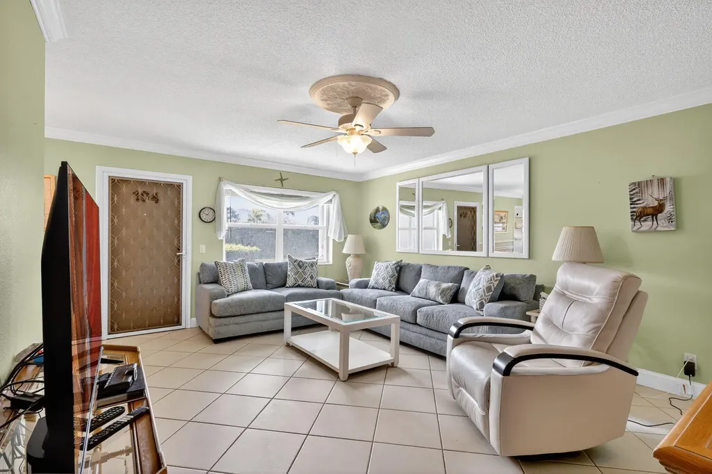 480 Horizons W Boynton Beach FL 33435