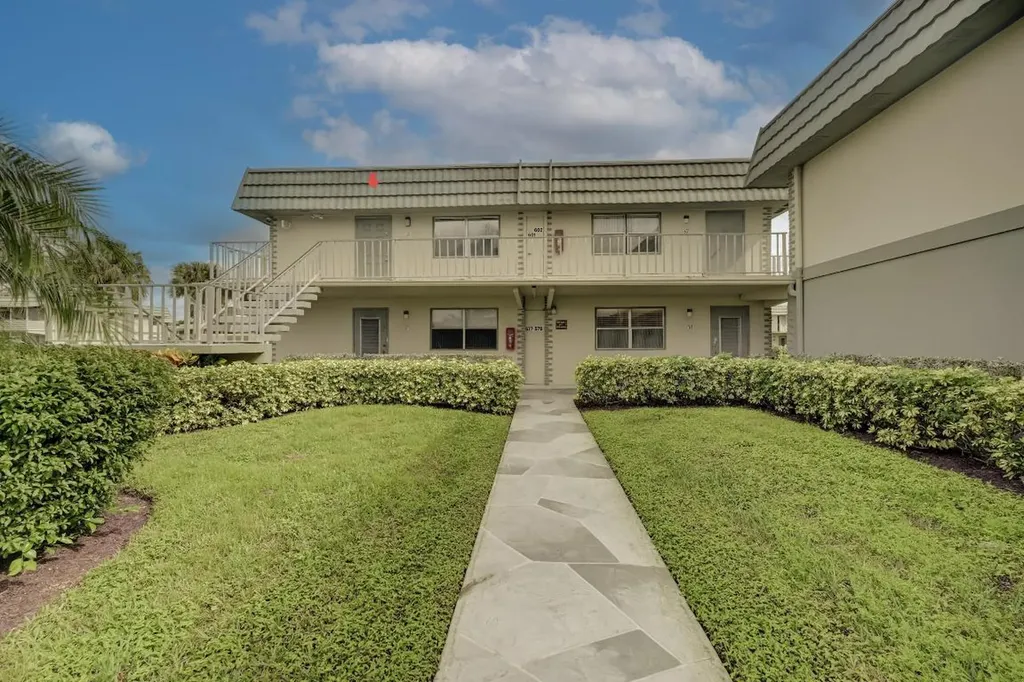 601 Monaco M Delray Beach FL 33446