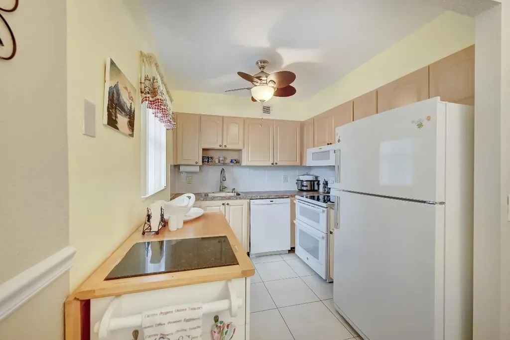 601 Monaco M Delray Beach FL 33446