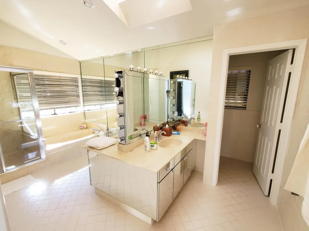 21742 Club Villa Terrace Boca Raton FL 33433