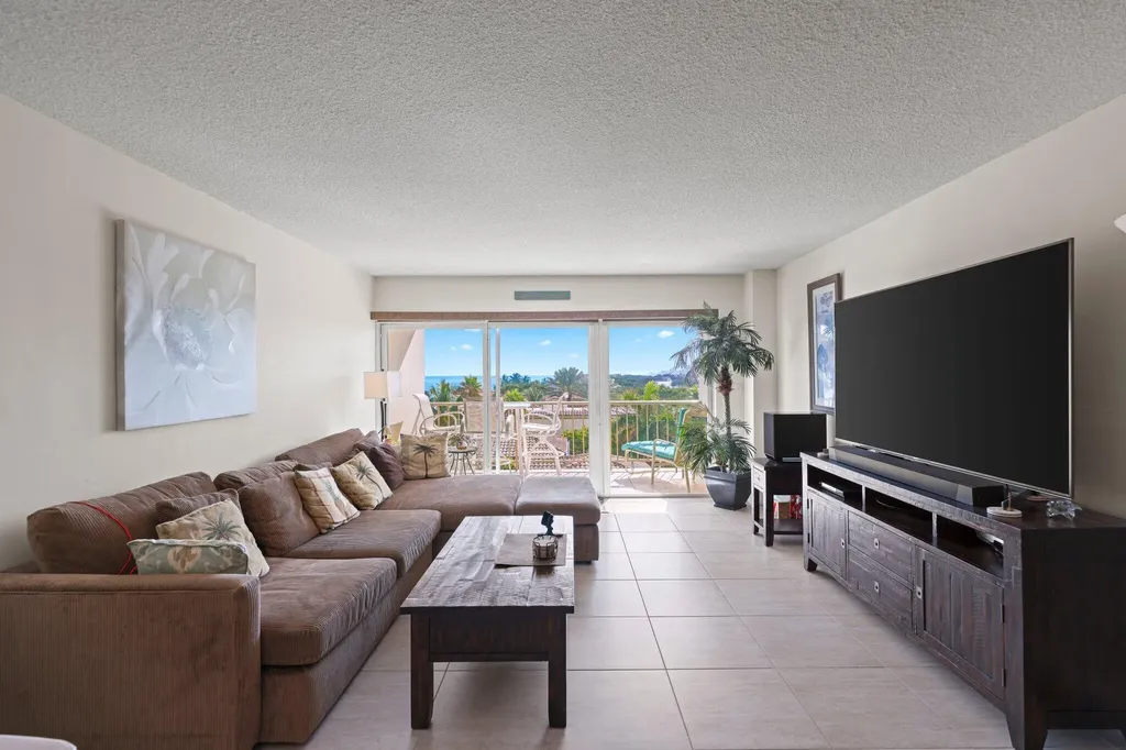 1021 Hillsboro Mile Hillsboro Beach FL 33062