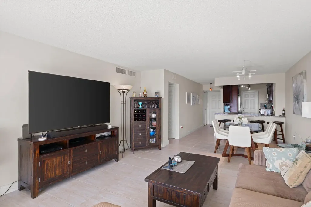 1021 Hillsboro Mile Hillsboro Beach FL 33062