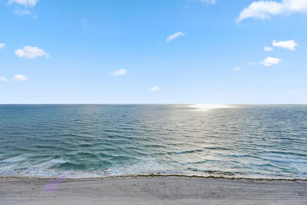 1021 Hillsboro Mile Hillsboro Beach FL 33062