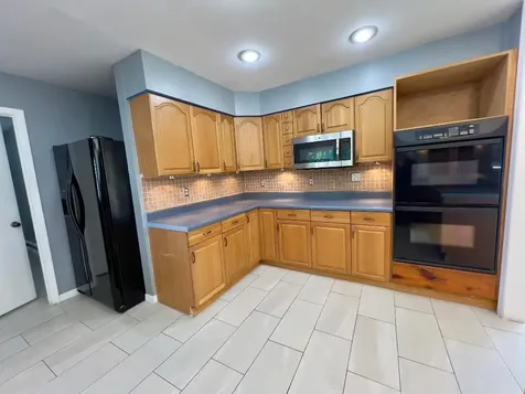 2413 SE Whitehorse Street Port St Lucie FL 34984