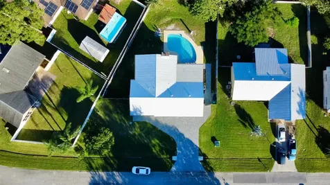 2413 SE Whitehorse Street Port St Lucie FL 34984
