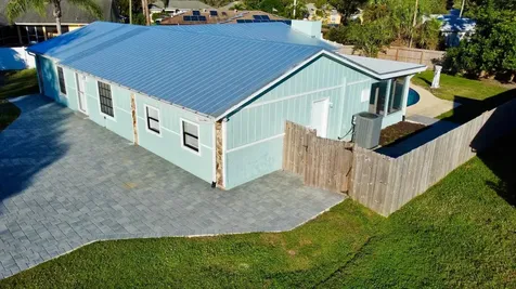 2413 SE Whitehorse Street Port St Lucie FL 34984