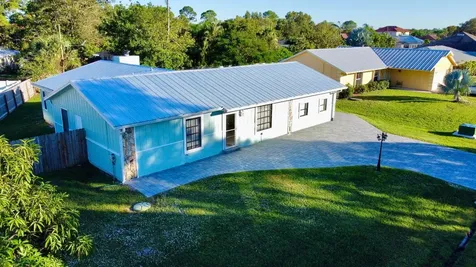 2413 SE Whitehorse Street Port St Lucie FL 34984