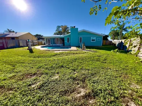 2413 SE Whitehorse Street Port St Lucie FL 34984
