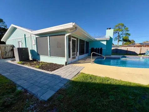 2413 SE Whitehorse Street Port St Lucie FL 34984