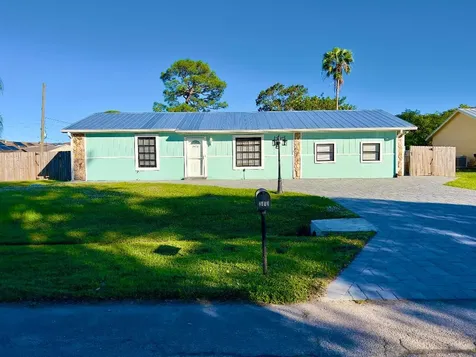 2413 SE Whitehorse Street Port St Lucie FL 34984