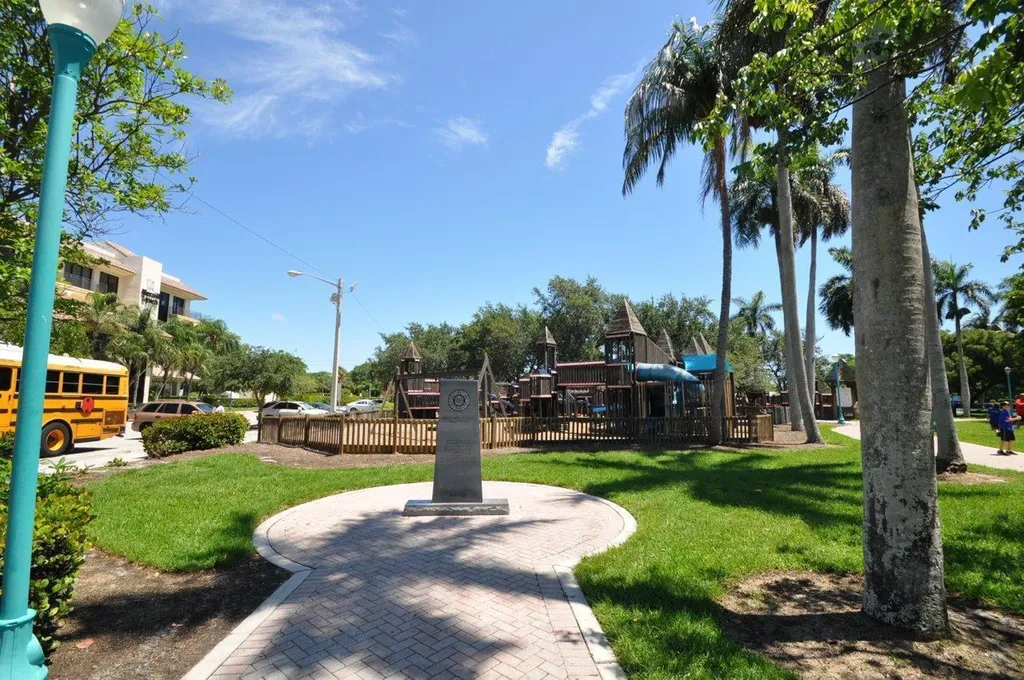 122 Andrews Avenue Delray Beach FL 33483