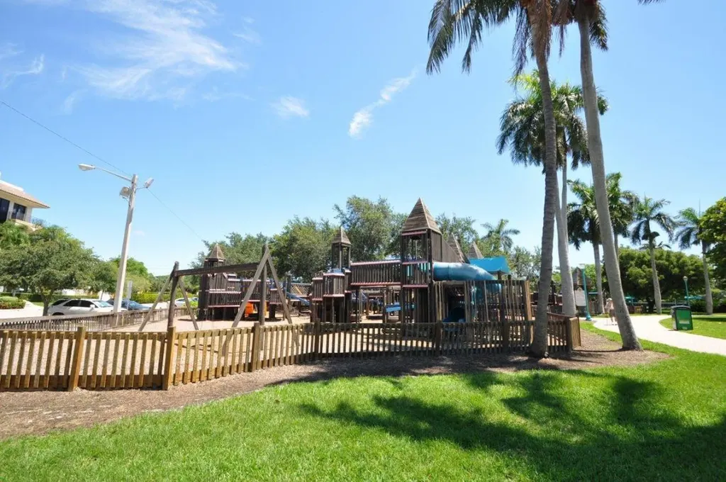 122 Andrews Avenue Delray Beach FL 33483