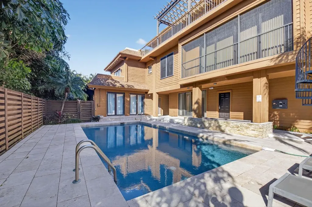 122 Andrews Avenue Delray Beach FL 33483