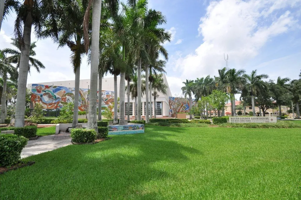 122 Andrews Avenue Delray Beach FL 33483