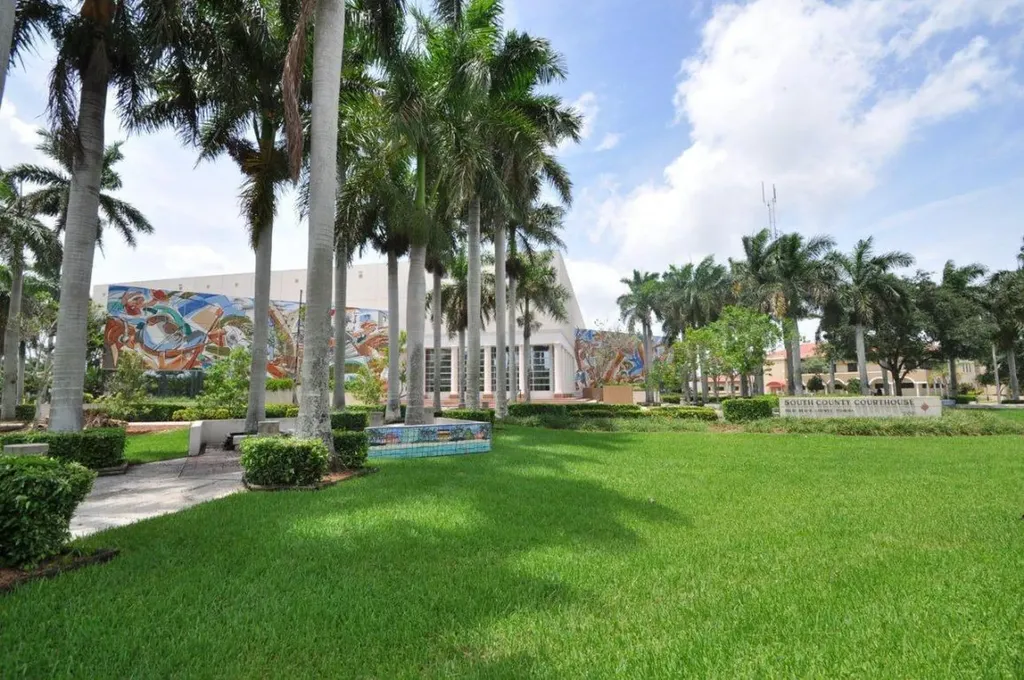 122 Andrews Avenue Delray Beach FL 33483