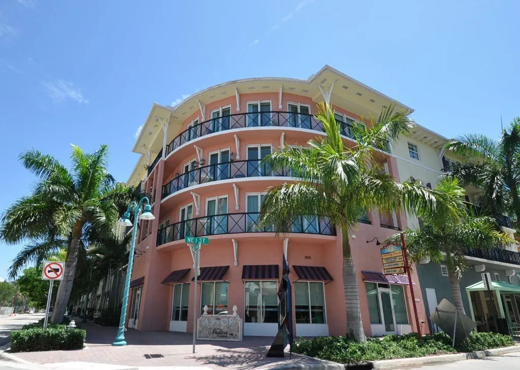122 Andrews Avenue Delray Beach FL 33483