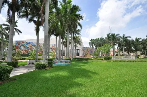 122 Andrews Avenue Delray Beach FL 33483