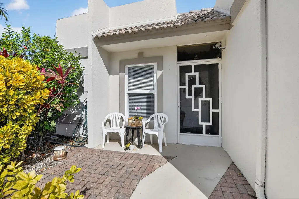 9215 Flynn Circle Boca Raton FL 33496