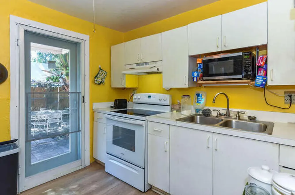 317 N D Street E Lake Worth Beach FL 33460