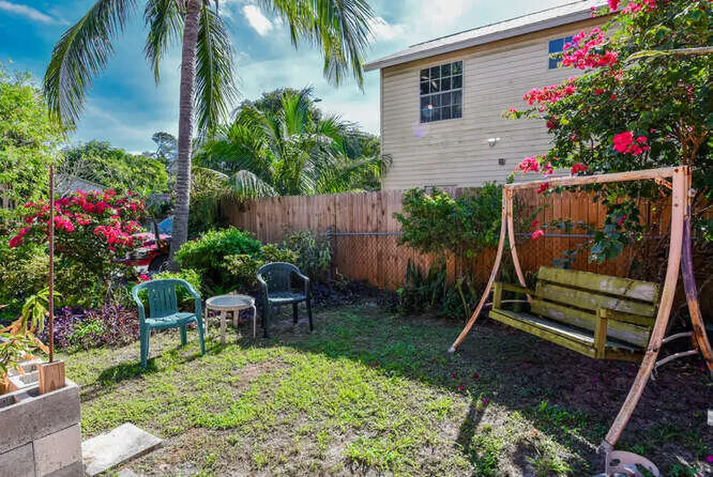 317 N D Street E Lake Worth Beach FL 33460