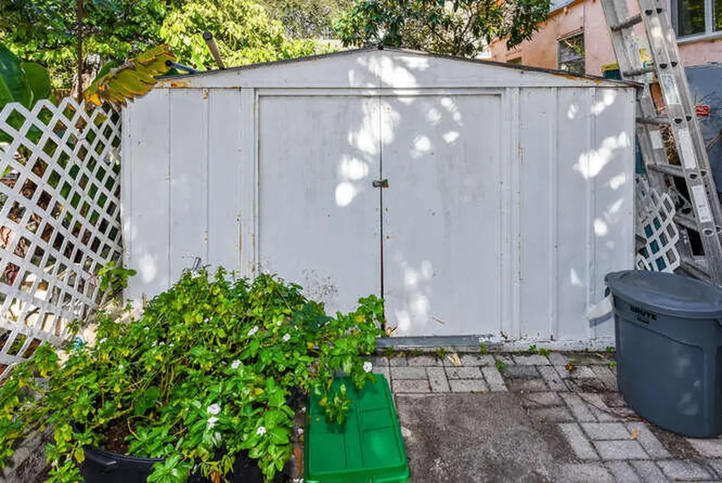 317 N D Street E Lake Worth Beach FL 33460