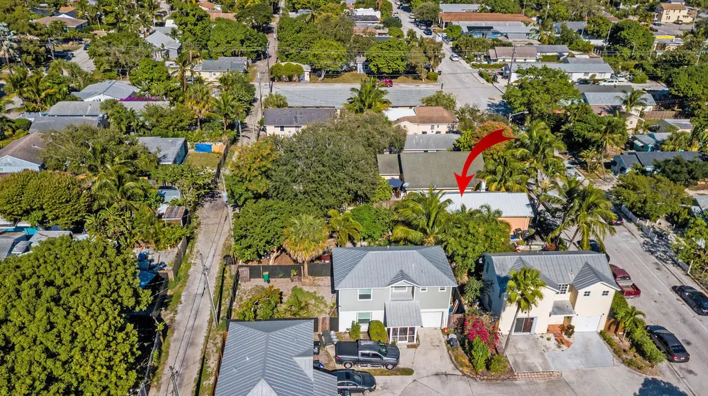 317 N D Street E Lake Worth Beach FL 33460