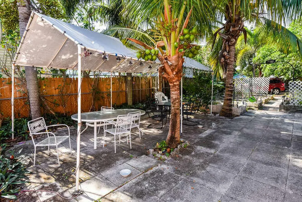 317 N D Street E Lake Worth Beach FL 33460