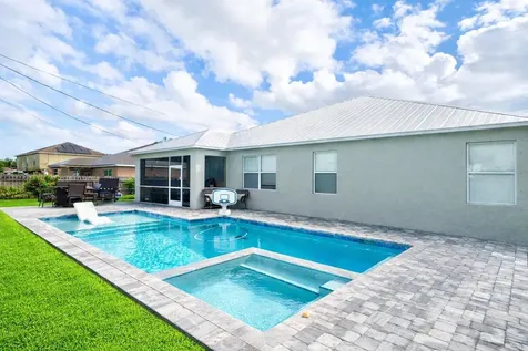 941 SW Mcelroy Avenue Port St Lucie FL 34953