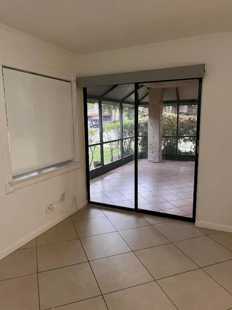 208 Wimbledon Lake Drive Plantation FL 33324