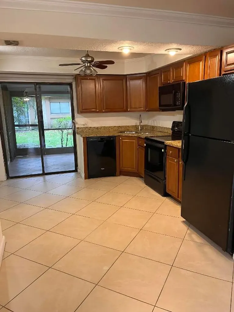 208 Wimbledon Lake Drive Plantation FL 33324