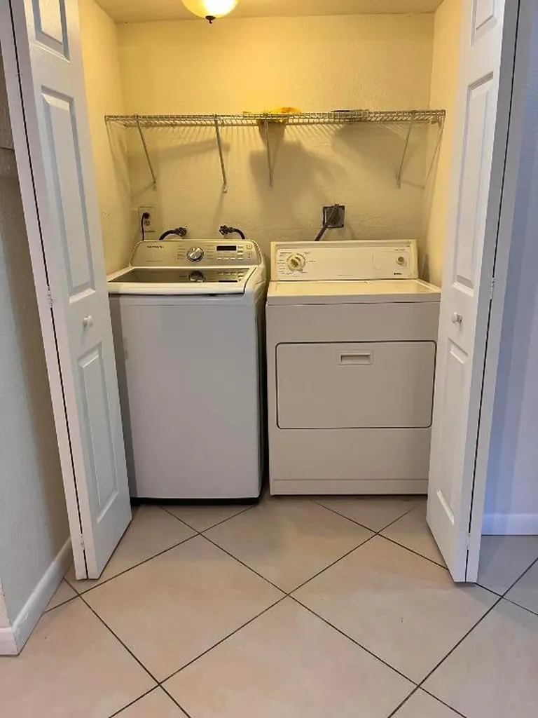 208 Wimbledon Lake Drive Plantation FL 33324
