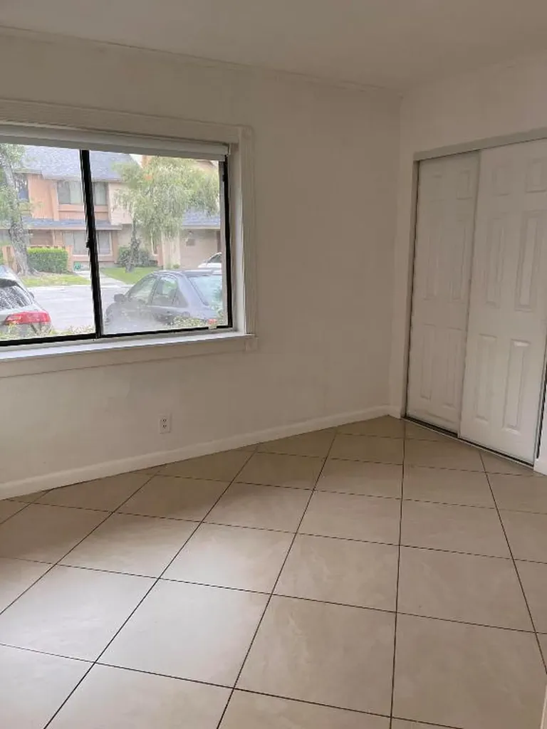 208 Wimbledon Lake Drive Plantation FL 33324