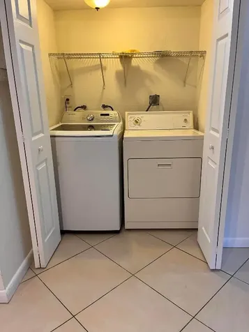 208 Wimbledon Lake Drive Plantation FL 33324