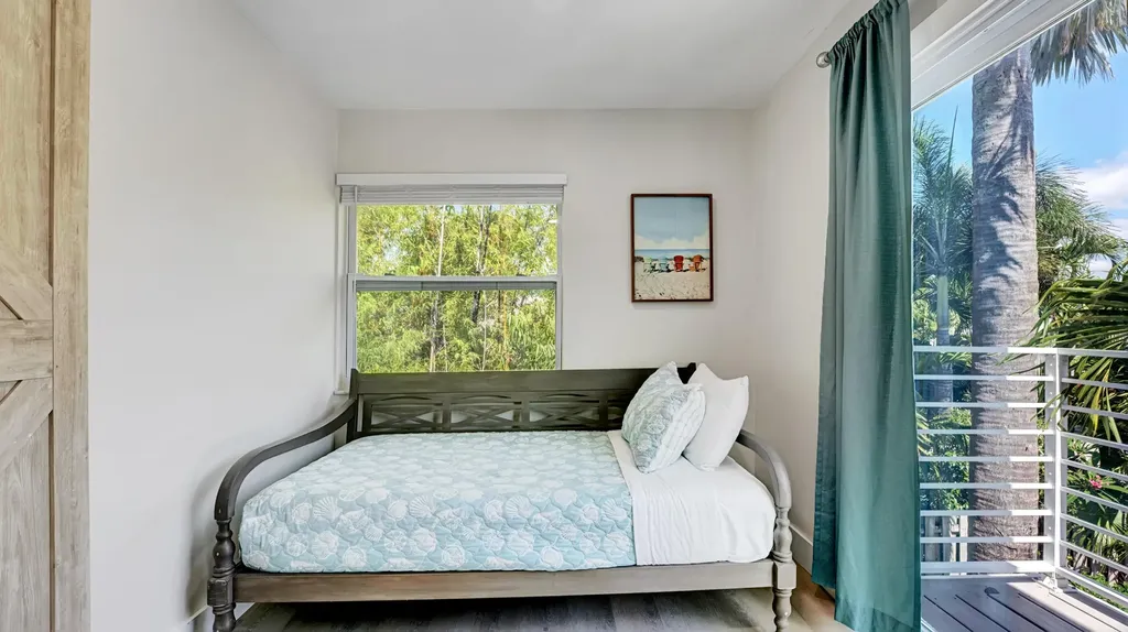 218 NE 10th Street Delray Beach FL 33444