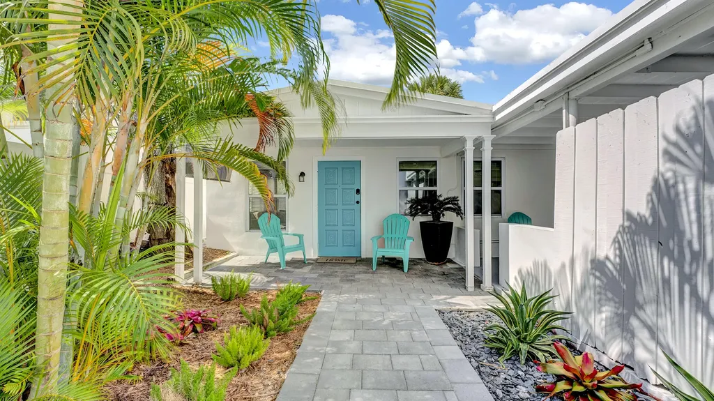 218 NE 10th Street Delray Beach FL 33444