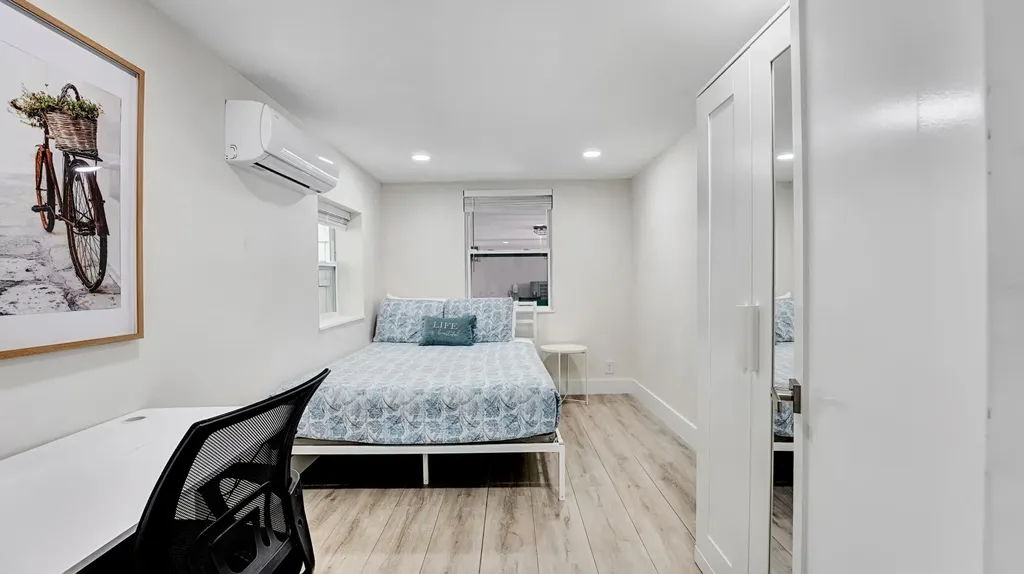 218 NE 10th Street Delray Beach FL 33444