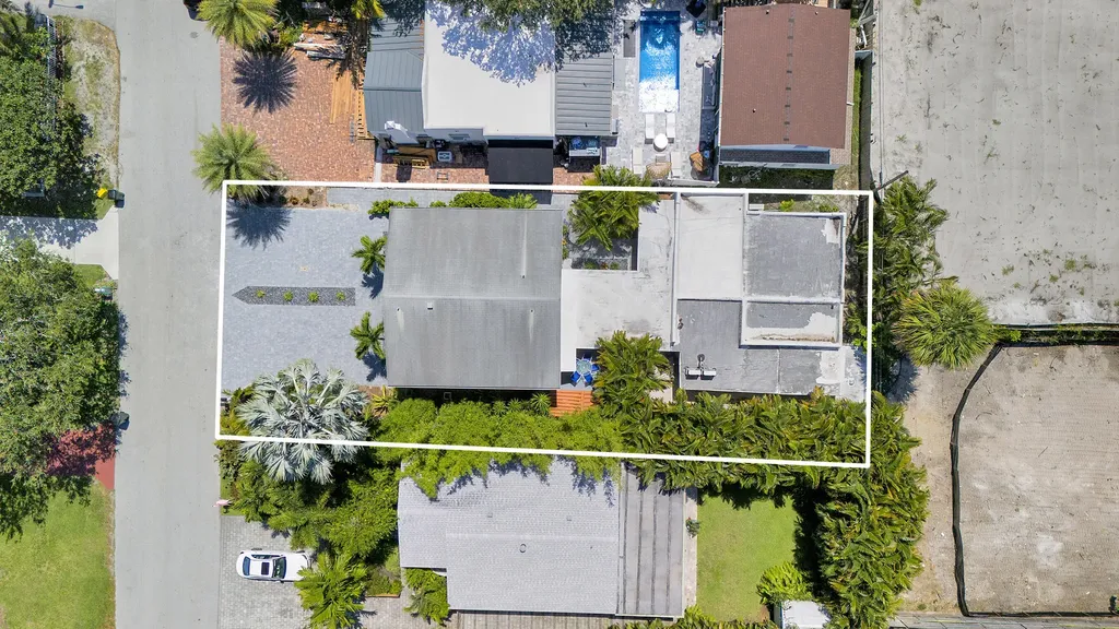 218 NE 10th Street Delray Beach FL 33444