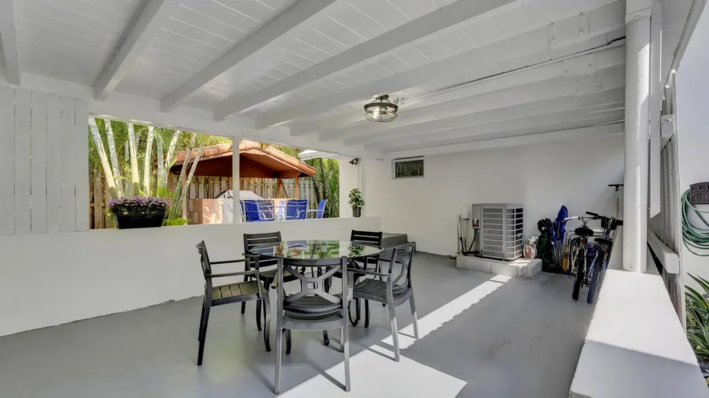 218 NE 10th Street Delray Beach FL 33444