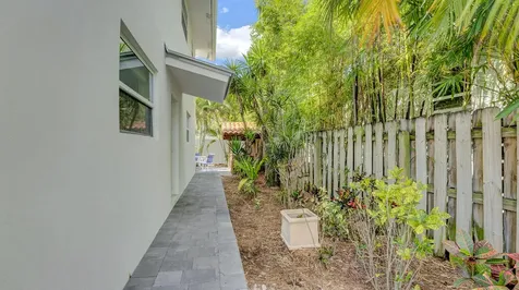 218 NE 10th Street Delray Beach FL 33444